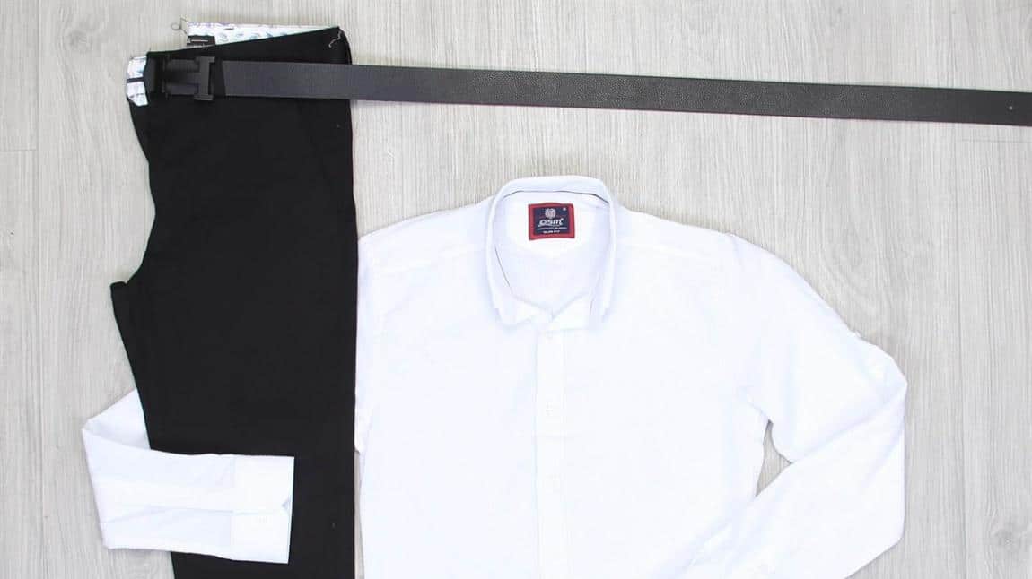Okul Kıyafetimiz: Siyah Pantolon ve Beyaz Gömlek